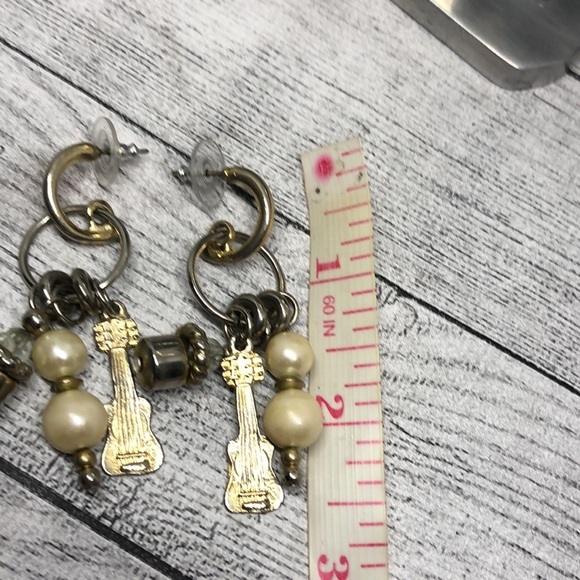 Vintage statement fun charm music musician dangle earrings - Picture 4 of 4